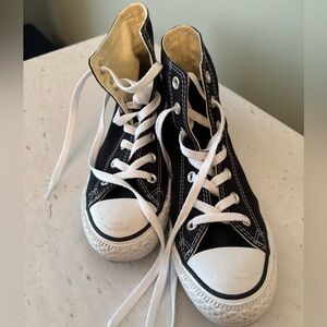 Converse High Top Chuck Taylor’s black in women size 7.5